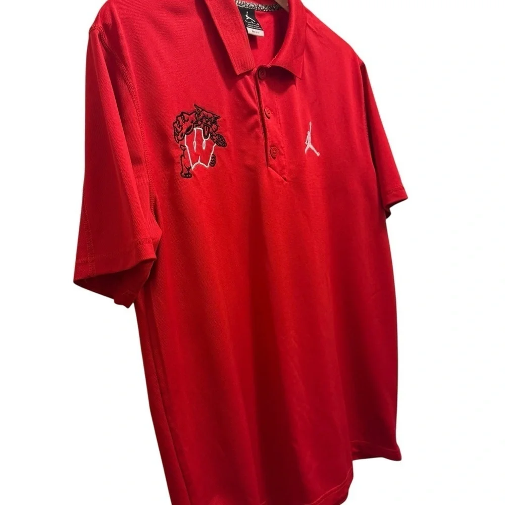 Jordan Polo Shirt Classic,with a lion and the Wisconsin logo, in new conditions